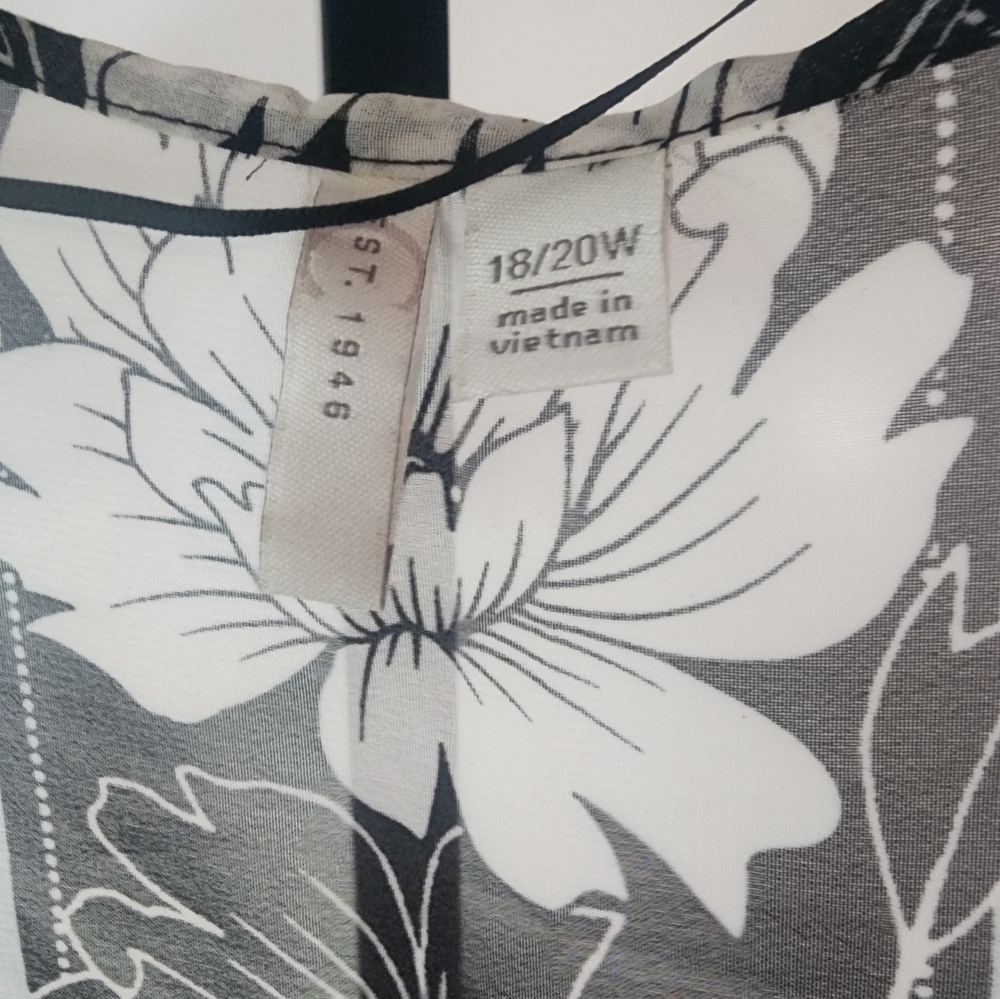 Long Kimino, Size 18/20. White, Black and Light Blue/Teal. Sheer - Picture 4 of 4